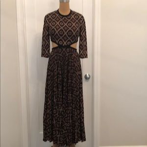 This dress is a show stopper!